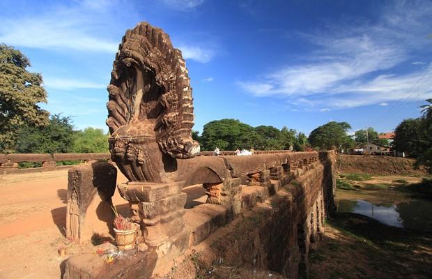 The-architecture-of-Kampong-Kdei-Bridge Sambor Prei Kuk Temple Tour with Kampong Kdei Bridge One Day - Image 4