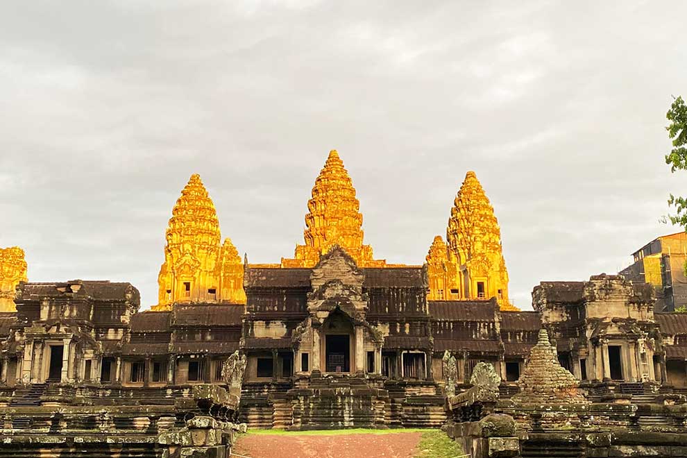 the_golden_angkor_wat_photo_taken_on_august_12._hong_sam_ath_via_fb Golden Angkor Wat Temple