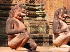 banteay-srei-statue-of-lion